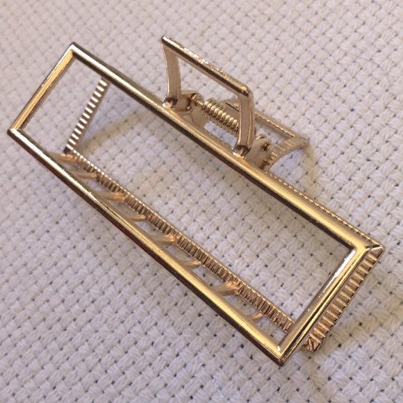 Hair product bundle two headbands and a gold claw clip - Picture 7 of 7